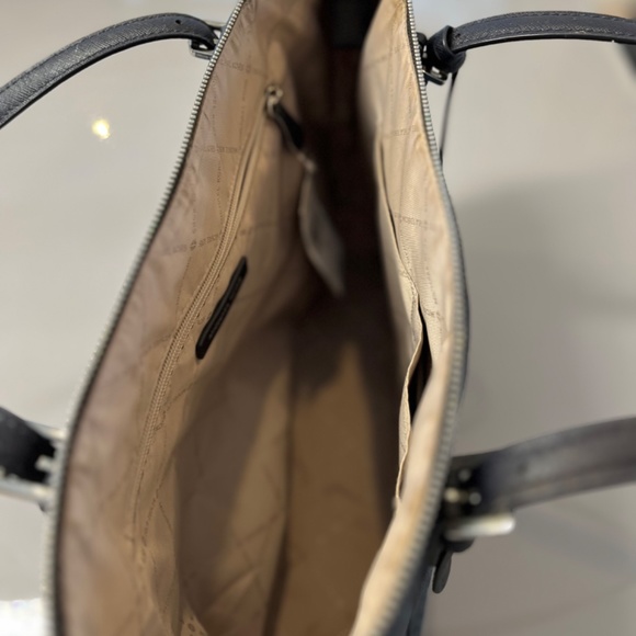 Michael Kors purse Model Ciara Admiral with silver zip NWT - Picture 4 of 8